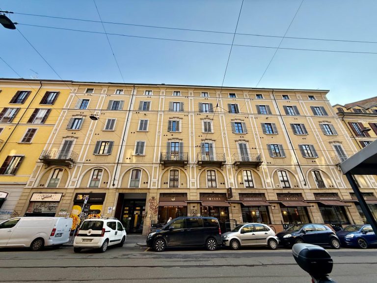 MILANO
Via Vigevano 13
(Darsena/P.ta Genova)
Frazionamento di ex residence composto da 90 unità immobiliari.