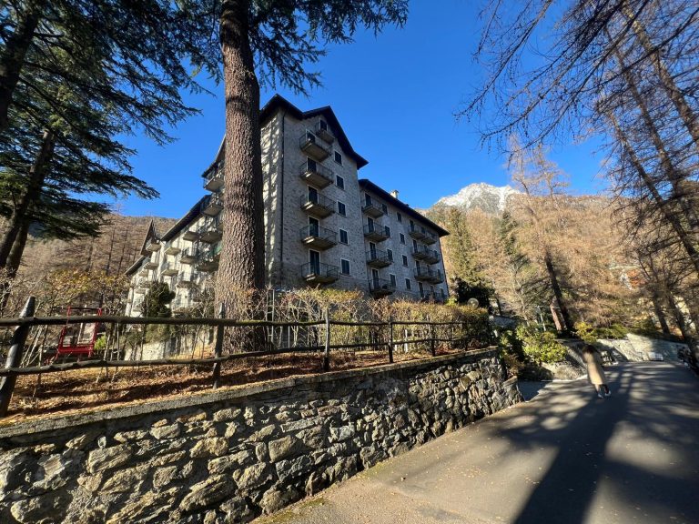 CHIESA VALMALENCO (SO)
Riqualificazione di struttura alberghiera in complesso residenziale di 100 unità oltre box pertinenziali.