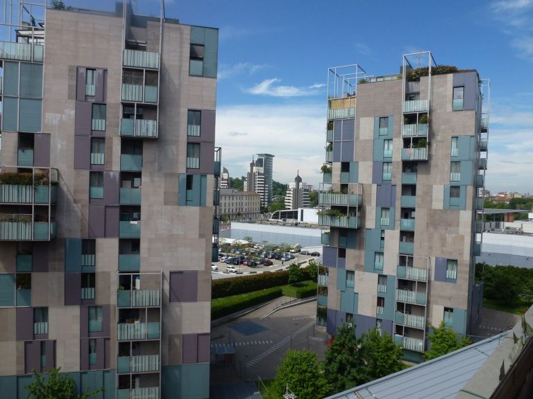 MILANO
Area Portello – Edilizia libera
Complesso,  di nuova costruzione, composto da 3 torri di 11 piani, per un totale di 75 appartamenti oltre box.