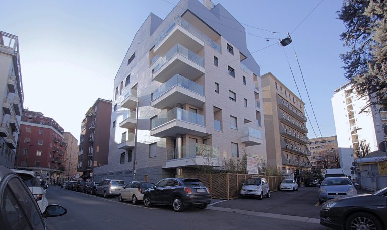 MILANO
Via Fra’ Luca Pacioli 2
(Darsena/Sant'Agostino)
Complesso residenziale di nuova costruzione composto da un edificio di 6 piani fuori terra, oltre 3 interrati, con 12 appartamenti e 65 box.